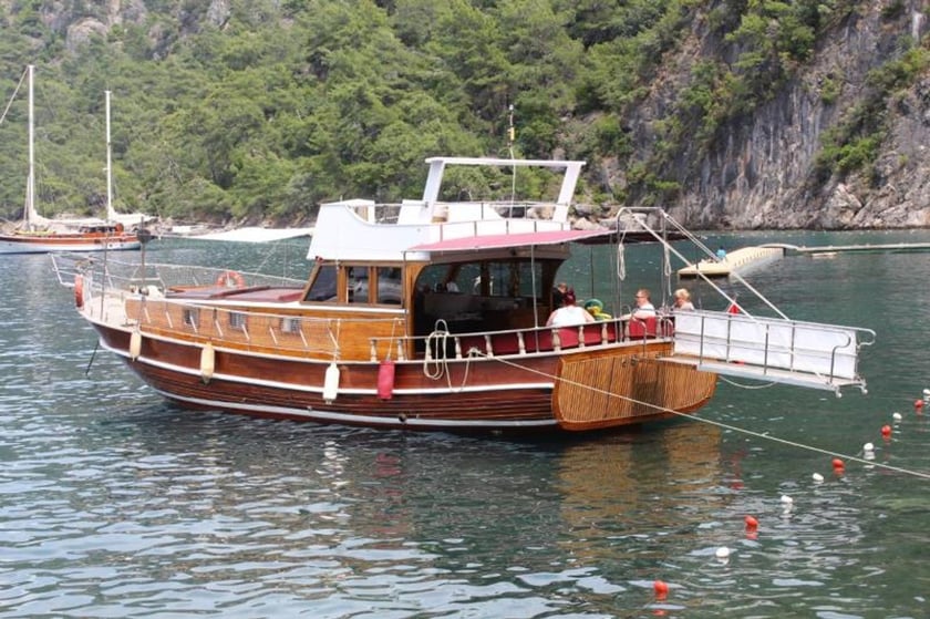 Fethiye Gulet 3 kabin Konaklama 6 kişi Seyir 12 kişi 16 m İlan No: #8678 4