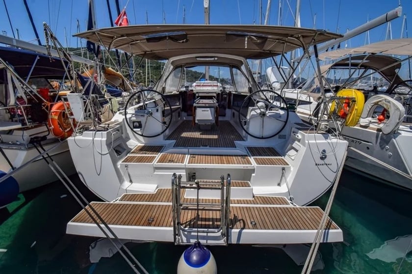 Marmaris Sailboat 3 cabin 6 berths 8 guests 13.94 m Listing Number: #8679