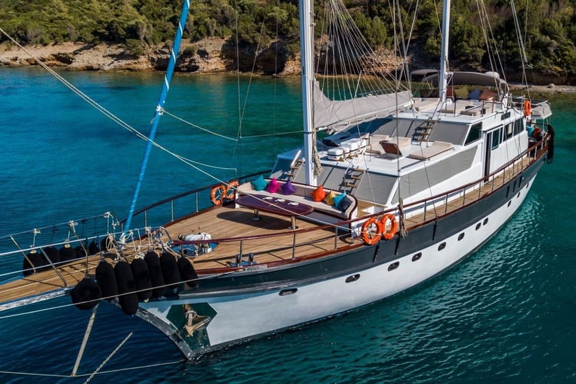 Bodrum Gulet 6 kabin Konaklama 12 kişi Seyir 12 kişi 24 m İlan No: #8802 2