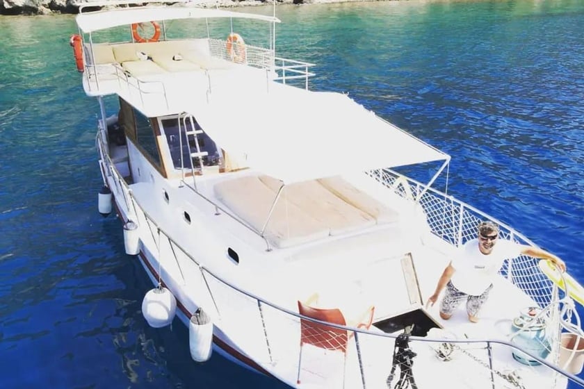 Gocek Gulet Cabine 2  Couchettes 4  Invités 4  14 m Numéro de l'annonce: #8806 2