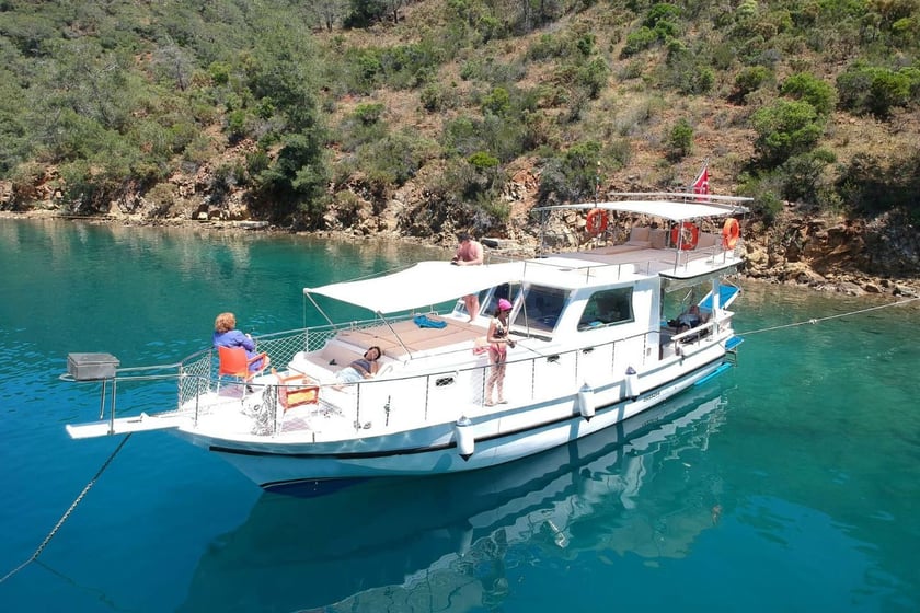 Gocek Gulet Cabine 2  Couchettes 4  Invités 4  14 m Numéro de l'annonce: #8806