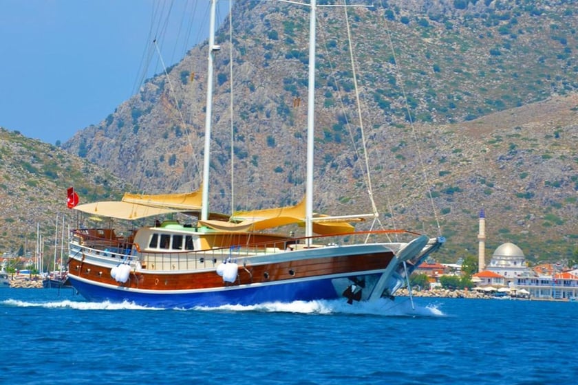 Selimiye Gulet 8 kabin Konaklama 16 kişi Seyir 16 kişi 34 m İlan No: #8828