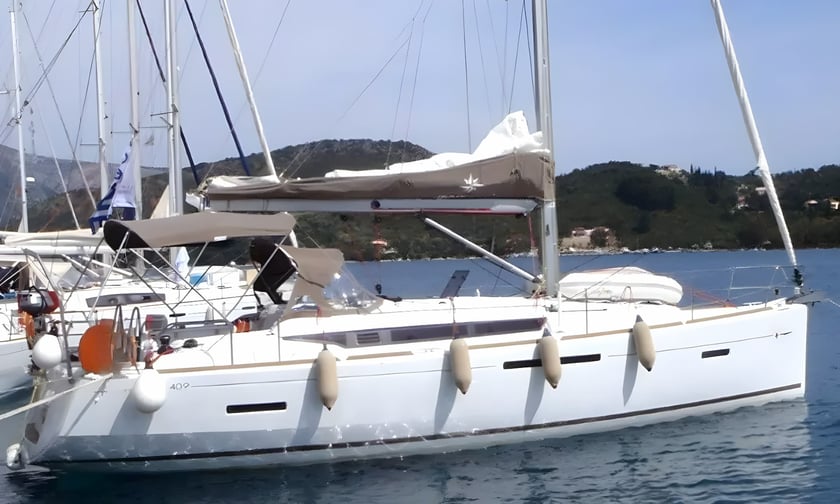 Lavrion Barca a vela cabina 3  cuccette 8  8  ospiti 12.34 m Numero dell'inserzione: #885 3