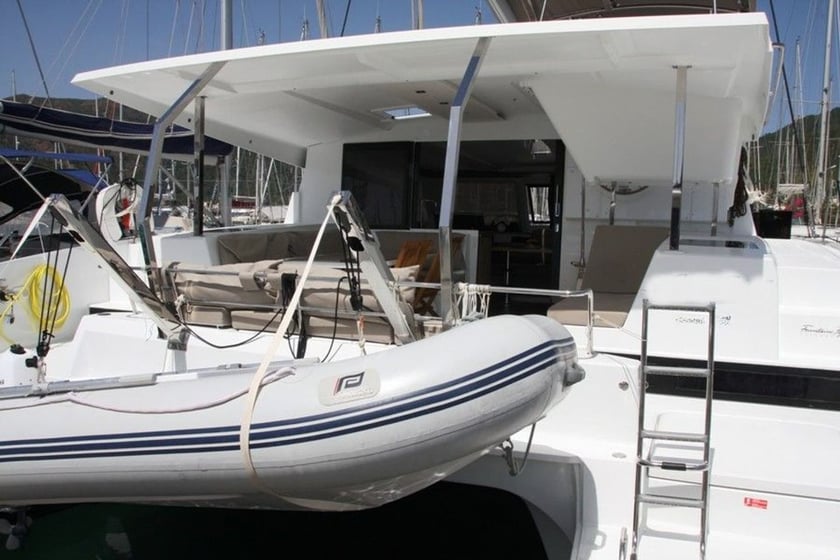 Marmaris Catamaran 4 cabin 10 berths 10 guests 11.73 m Listing Number: #8979 4