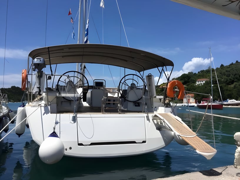 Corfu Sailboat 6 cabin 12 berths 12 guests 16.16 m Listing Number: #900