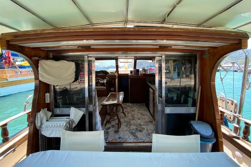 Gocek Gulet Cabine 3  Couchettes 6  Invités 6  15 m Numéro de l'annonce: #9009 4