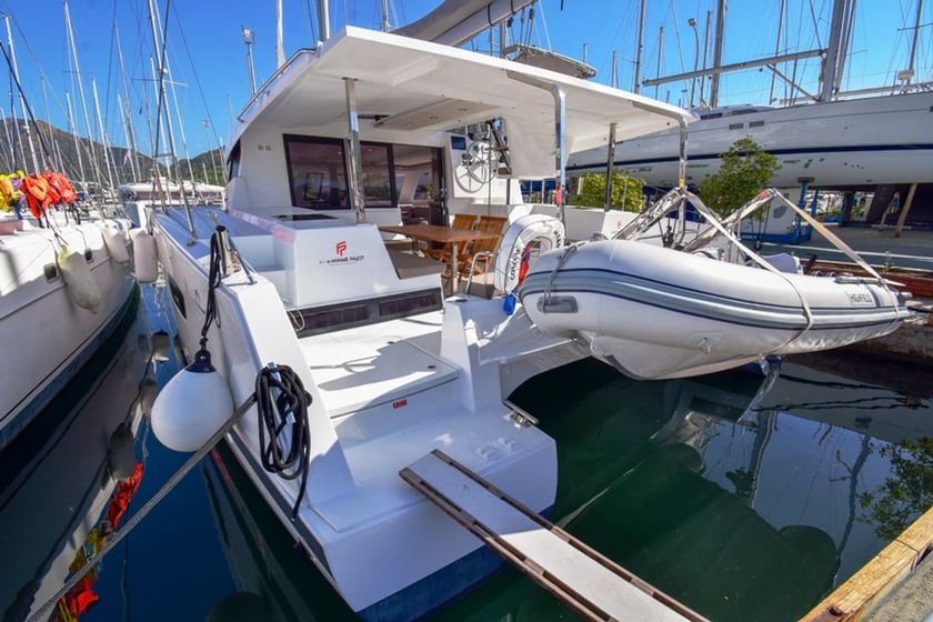 Marmaris Catamaran 4 cabin 10 berths 10 guests 11.73 m Listing Number: #9123