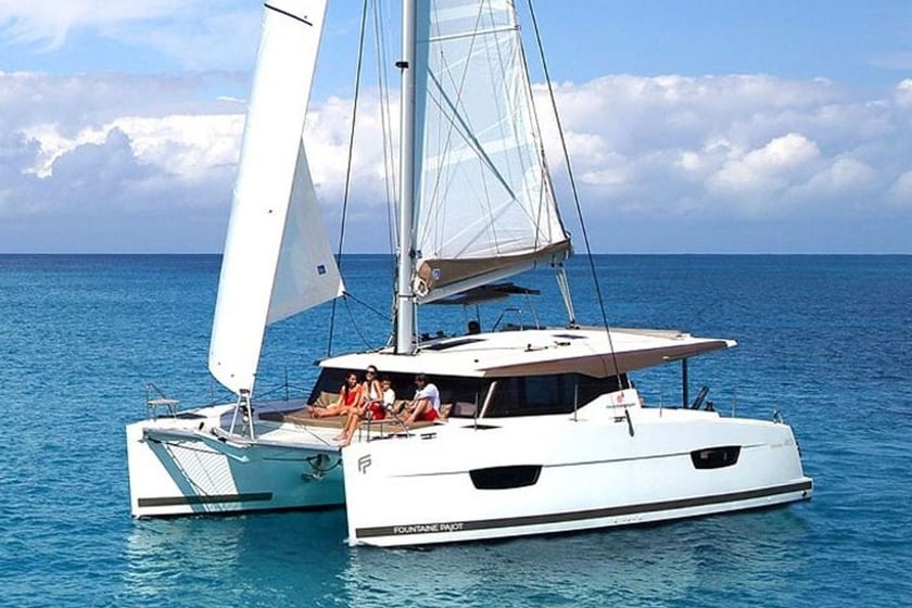 Marmaris Catamaran 4 cabin 10 berths 10 guests 11.73 m Listing Number: #9123 3