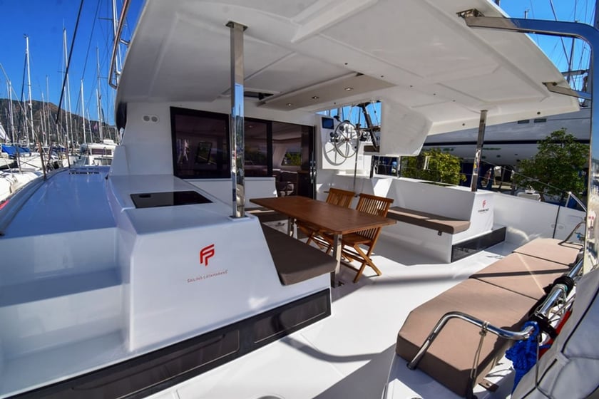 Marmaris Catamaran 4 cabin 10 berths 10 guests 11.73 m Listing Number: #9123 4