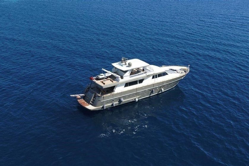 Bodrum Yate a motor Cabina 4  8  literas 8  invitados 26 m Número de anuncio: #9141