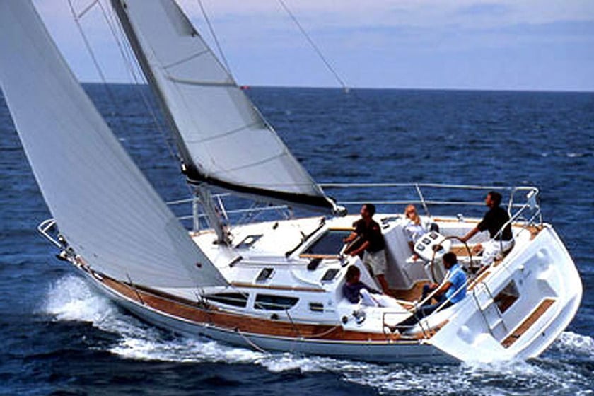 Nea Peramos - Attica Zeilboot Cabine 3  6  slaapplaatsen 6  gasten 10.75 m Lijstnummer: #918