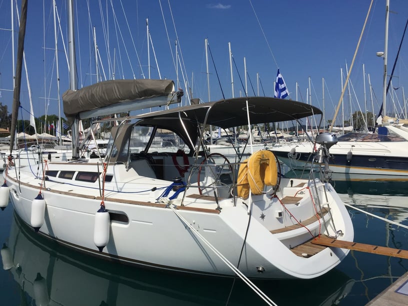 Corfu Zeilboot Cabine 3  8  slaapplaatsen 8  gasten 12.85 m Lijstnummer: #925