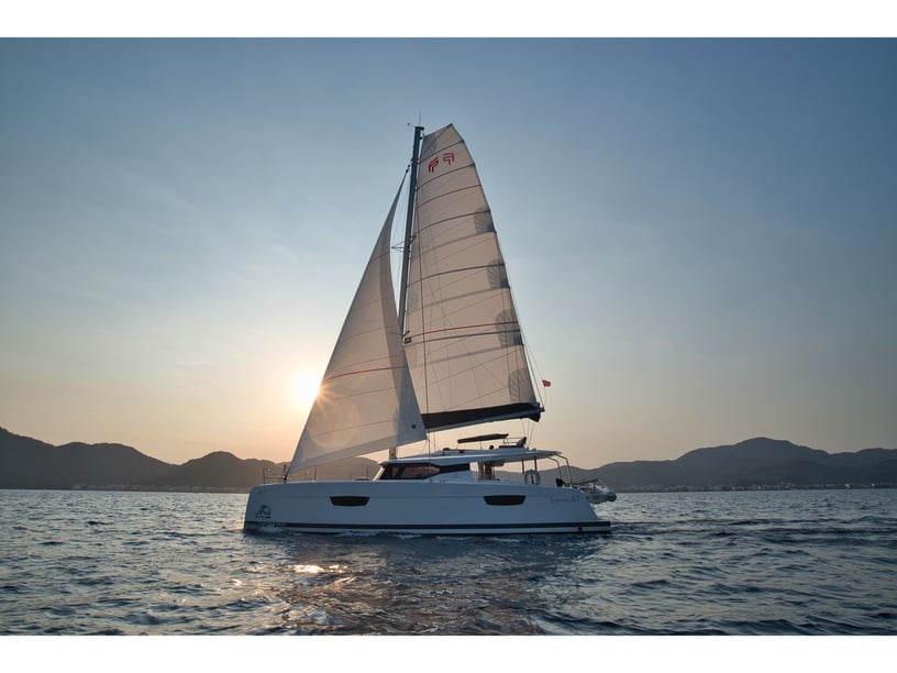 Marmaris Catamaran Cabine 6  Couchettes 12  Invités 12  13.98 m Numéro de l'annonce: #9264 2