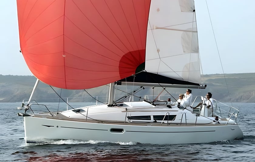 Lavrion Barca a vela cabina 3  cuccette 6  6  ospiti 10.57 m Numero dell'inserzione: #928 5