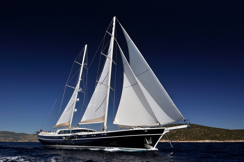 Bodrum Gulet 6 kabin Konaklama 12 kişi Seyir 12 kişi 36 m İlan No: #9299