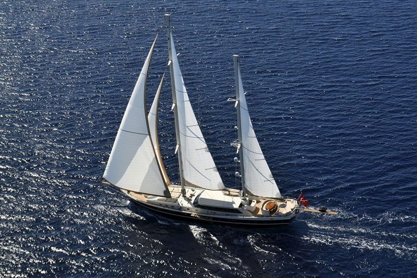 Bodrum Gulet 6 kabin Konaklama 12 kişi Seyir 12 kişi 36 m İlan No: #9299 4
