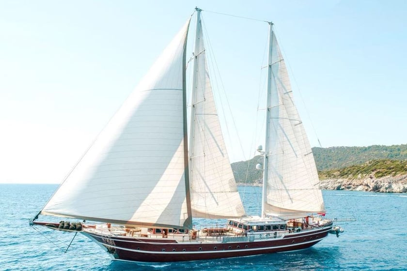 Marmaris Gulet 6 kabin Konaklama 12 kişi Seyir 12 kişi 37 m İlan No: #9309