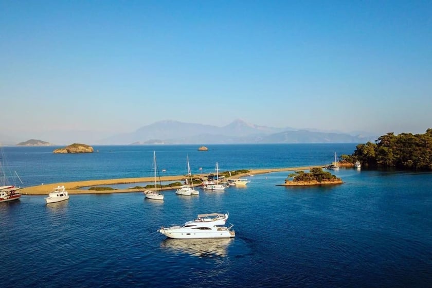 Fethiye Yacht a motore cabina 3  cuccette 6  6  ospiti 20 m Numero dell'inserzione: #9347 5