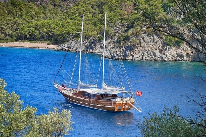 Marmaris Gulet 7 cabin 14 berths 14 guests 30 m Listing Number: #9394 5