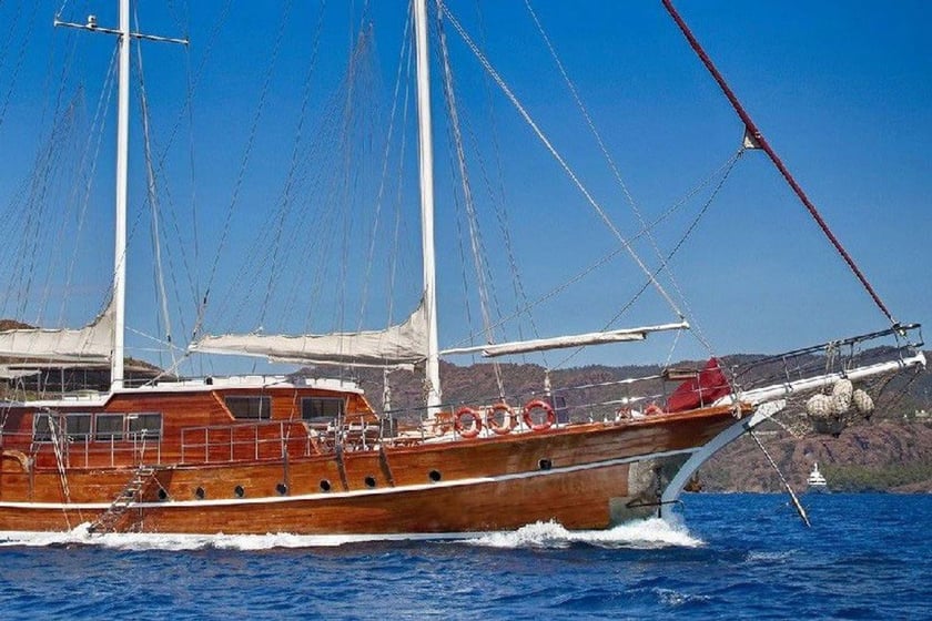 Marmaris Gulet 7 cabin 14 berths 14 guests 30 m Listing Number: #9394 2