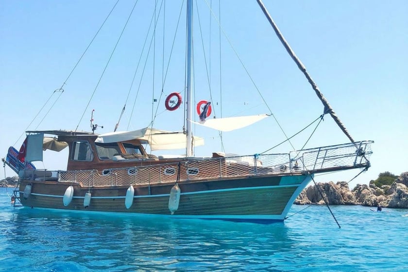 Demre Gulet 2 cabin 4 berths 8 guests 12 m Listing Number: #9396 2