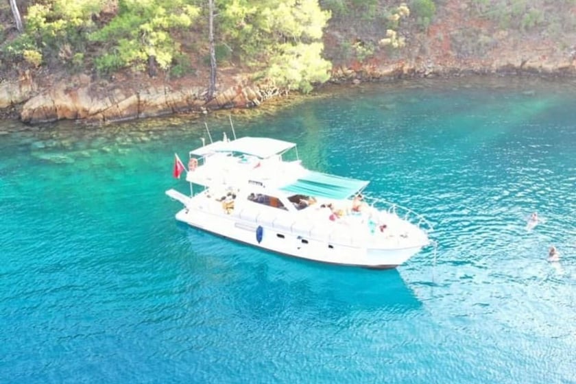 Fethiye Motor Yacht 1 cabin 3 berths 3 guests 13.5 m Listing Number: #9436 3