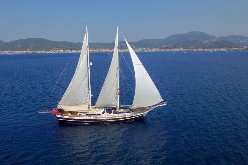 Marmaris Gulet 6 kabin Konaklama 12 kişi Seyir 12 kişi 36 m İlan No: #9481 3