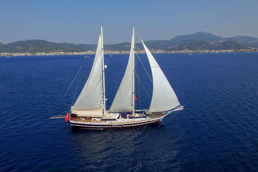 Marmaris Gulet 6 kabin Konaklama 12 kişi Seyir 12 kişi 36 m İlan No: #9481 4