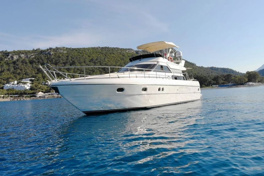 Kemer Yate a motor   4  invitados 15 m Número de anuncio: #9532 3