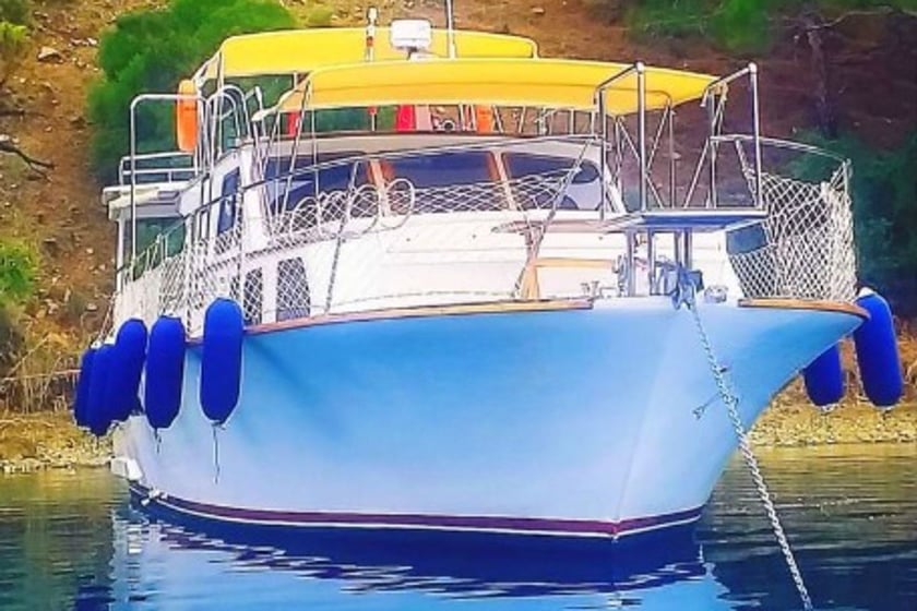 Gocek Gulet Cabine 2  Couchettes 3  Invités 3  14 m Numéro de l'annonce: #9545