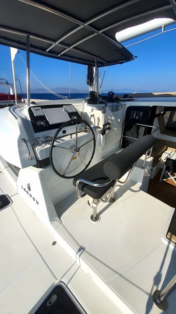 Preveza Catamarano cabina 4  cuccette 11  11  ospiti 12.8 m Numero dell'inserzione: #957 5