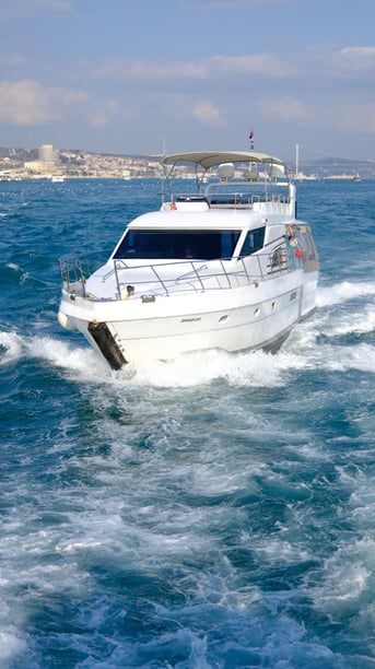 Halic Yate a motor Cabina 2   12  invitados 15 m Número de anuncio: #9576 2