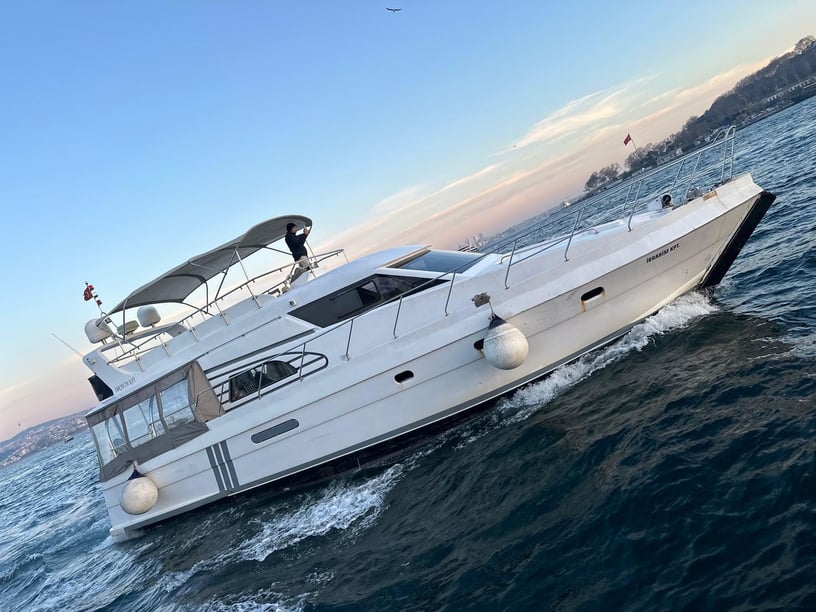 Halic Yate a motor Cabina 2   12  invitados 15 m Número de anuncio: #9576 4