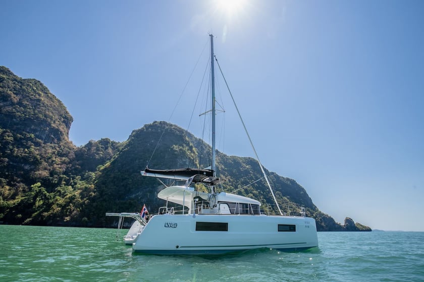 Phuket Catamaran Cabine 4  10  slaapplaatsen 12  gasten 11.74 m Lijstnummer: #958 4