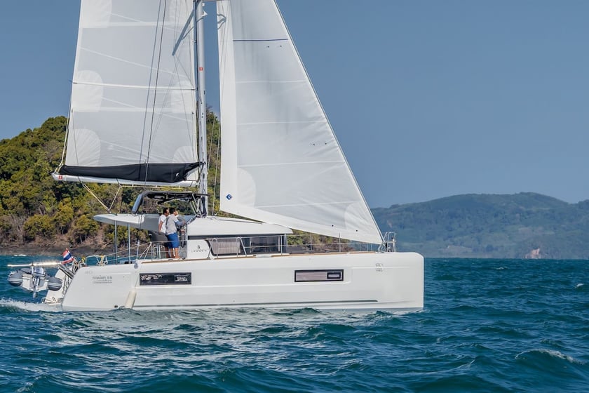 Phuket Catamaran Cabine 4  10  slaapplaatsen 12  gasten 11.74 m Lijstnummer: #958 5