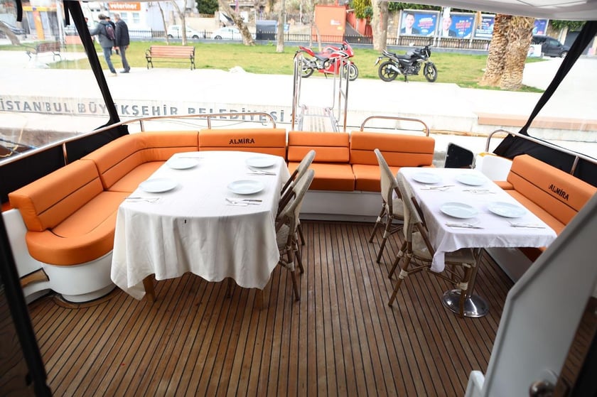 Kurucesme Yacht à moteur Cabine 1  Couchettes 2  Invités 10  18 m Numéro de l'annonce: #9595 4