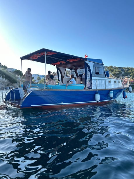 Izmir Yacht a motore cabina 1  cuccette 3  10  ospiti 11 m Numero dell'inserzione: #9602 3