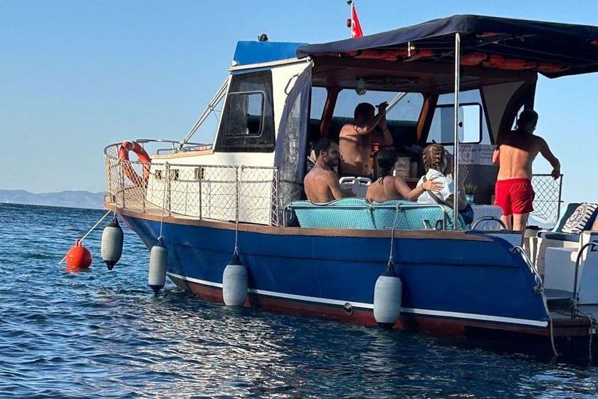 Izmir Yacht a motore cabina 1  cuccette 3  10  ospiti 11 m Numero dell'inserzione: #9602 2