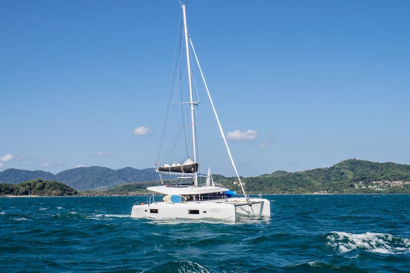 Phuket Catamaran Cabine 5  10  slaapplaatsen 11  gasten 12.8 m Lijstnummer: #961 4