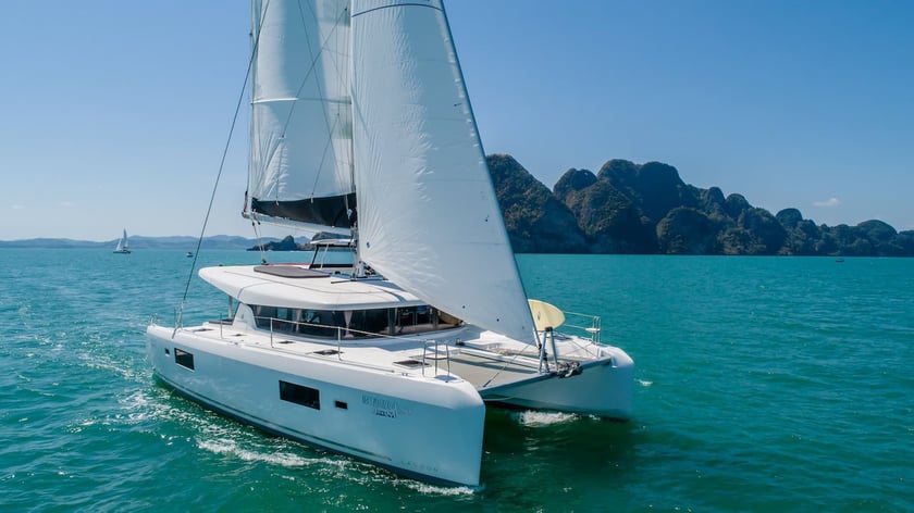 Phuket Catamaran Cabine 5  10  slaapplaatsen 11  gasten 12.8 m Lijstnummer: #961