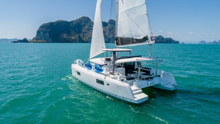 Phuket Catamaran Cabine 5  10  slaapplaatsen 11  gasten 12.8 m Lijstnummer: #961 3