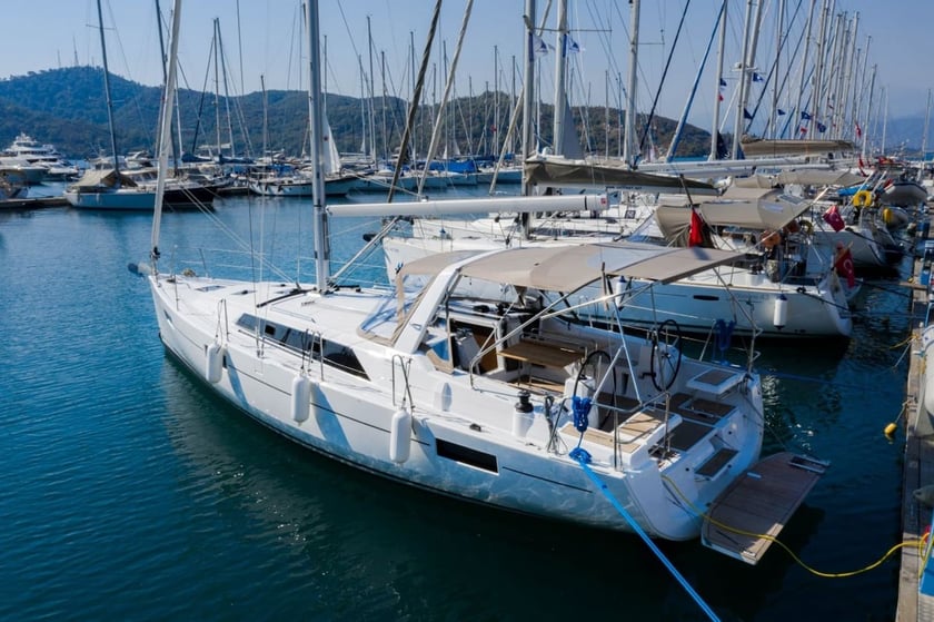 Fethiye Sailboat 3 cabin 7 berths 7 guests 12.43 m Listing Number: #9613 3