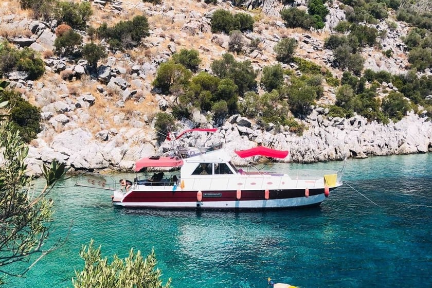 Datca Motor Yacht 3 cabin 6 berths 6 guests 14.5 m Listing Number: #9629 2