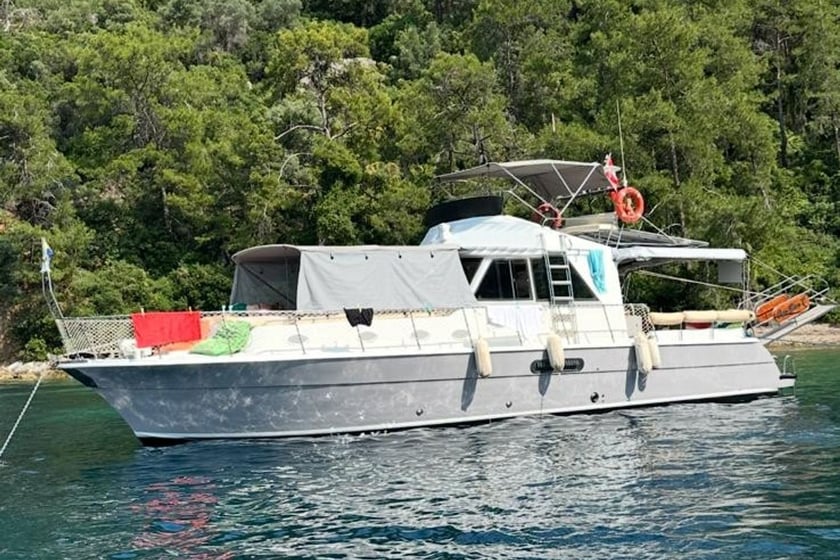 Datca Yate a motor Cabina 4  8  literas 8  invitados 15 m Número de anuncio: #9629 4