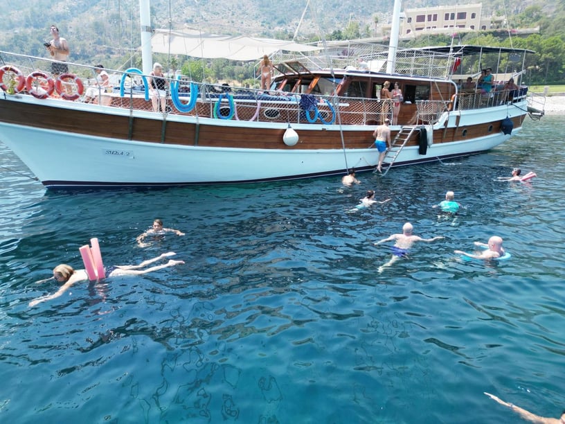 Marmaris Gulet 4 Kabine 8 Liegeplätze 35 Gäste 24 m Nummer des Inserats: #9768 4