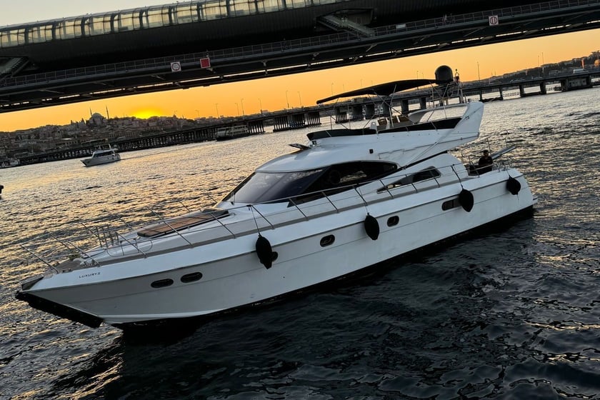 Unkapani Motoryacht  12 Liegeplätze 12 Gäste 19 m Nummer des Inserats: #9793 3