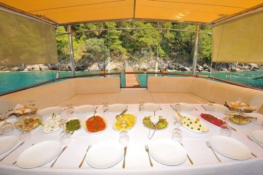 Kerkira Gulet 4 Kabine 9 Liegeplätze 9 Gäste 24 m Nummer des Inserats: #9806 4