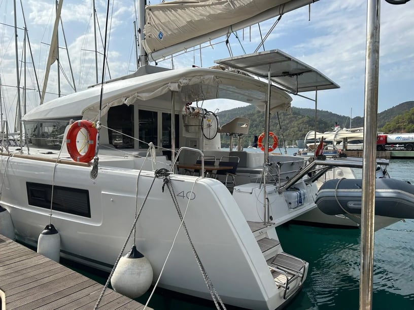 Gocek Catamaran 4 cabin 10 berths 10 guests 11.74 m Listing Number: #9817 2