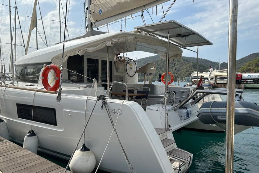 Gocek Catamaran Cabine 4  Couchettes 8  Invités 8  11.74 m Numéro de l'annonce: #9817 2