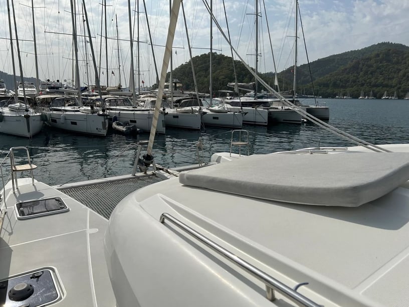 Gocek Catamaran 4 cabin 10 berths 10 guests 11.74 m Listing Number: #9817 4